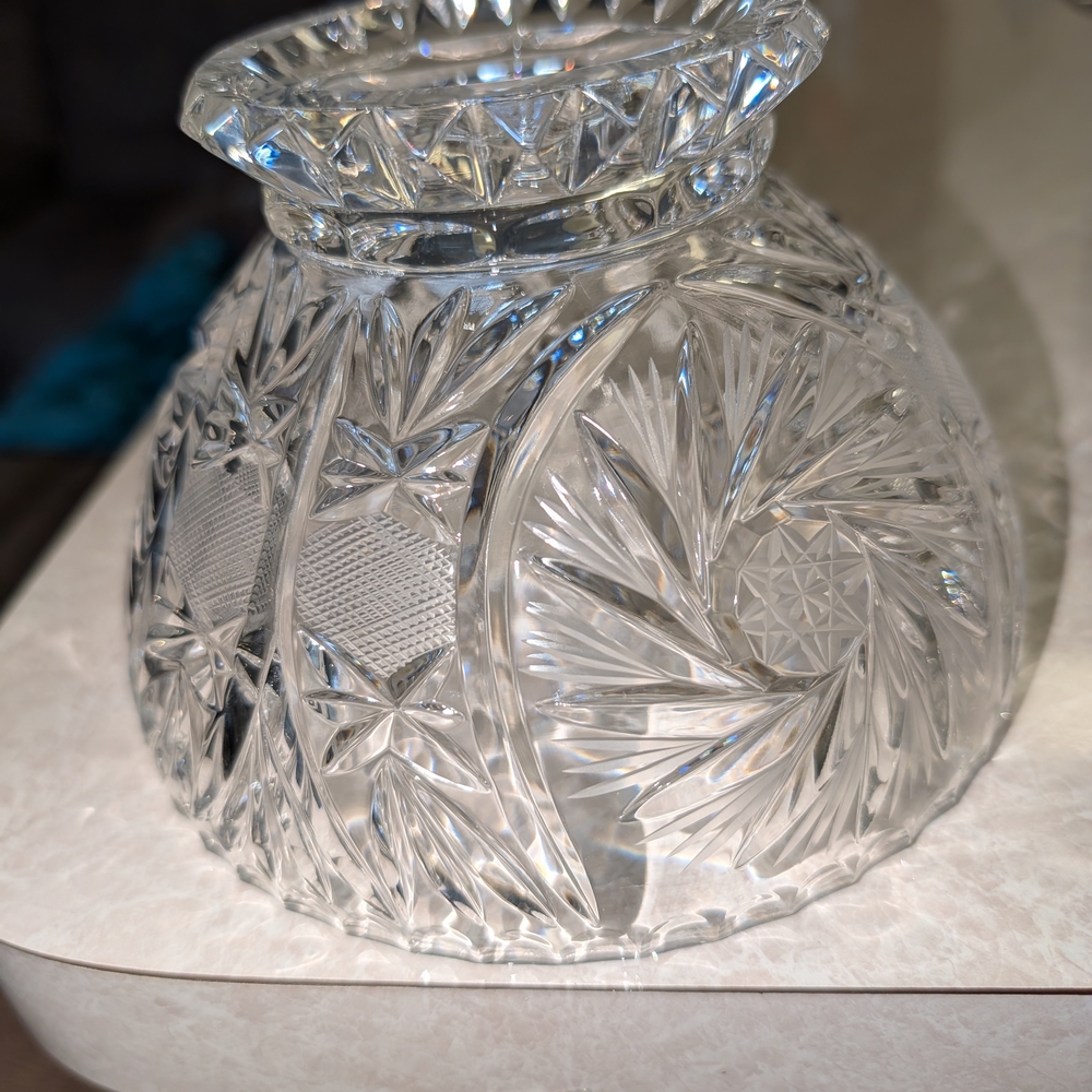 Elegant Crystal Decorative Bowl - Picture 8 of 14